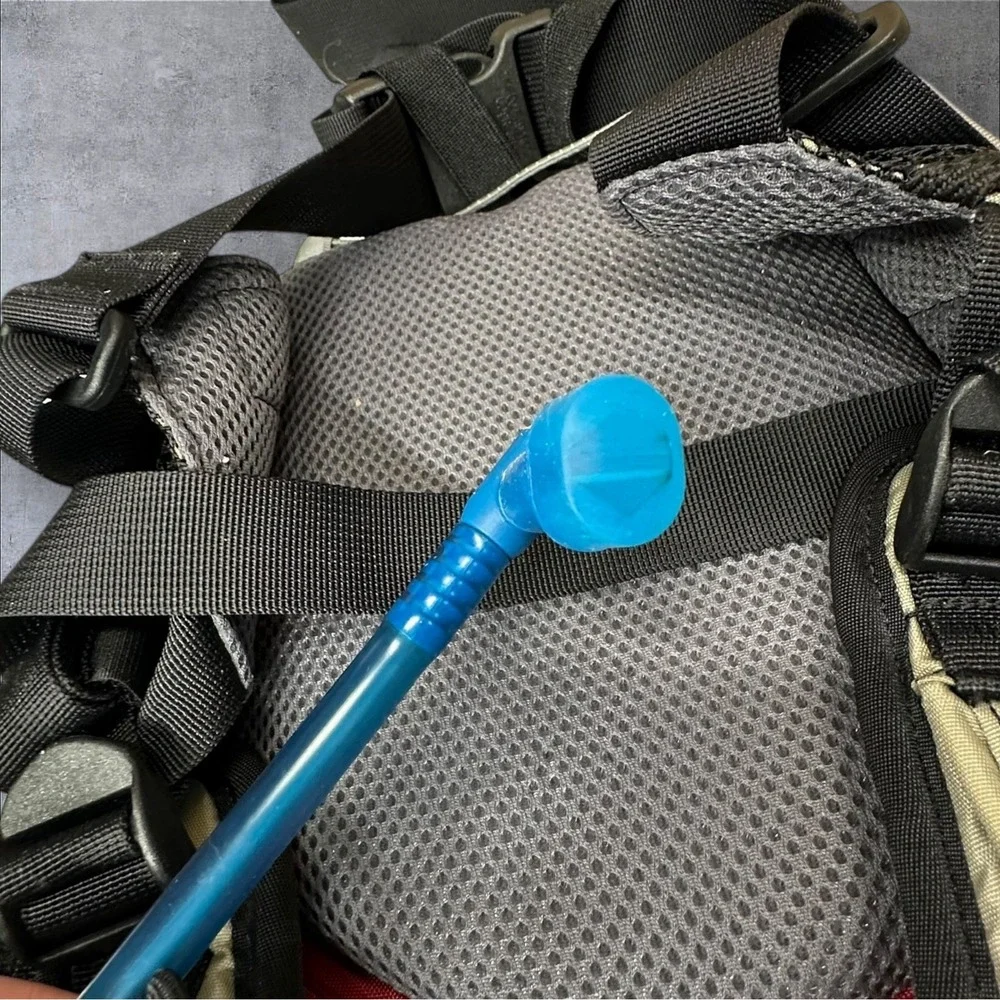 Camelbak‎ H.A.W.G Hawg Backpack Hydration Pack Omega Reservoir Gray/Red